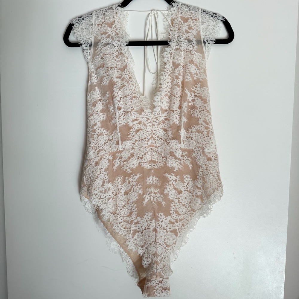 Homebodii Tatiana Lace Bodysuit - Picture 4 of 6